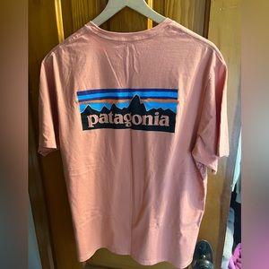 Patagonia peach color men’s T-shirt, size L I wanted it for an oversized fit!